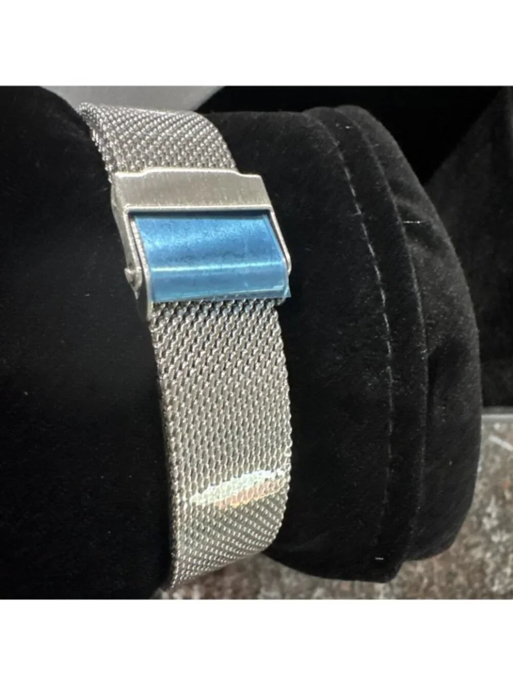 Vince Camuto Freya Watch Japanese Movement W/Box Silver Mesh Band - Picture 4 of 11